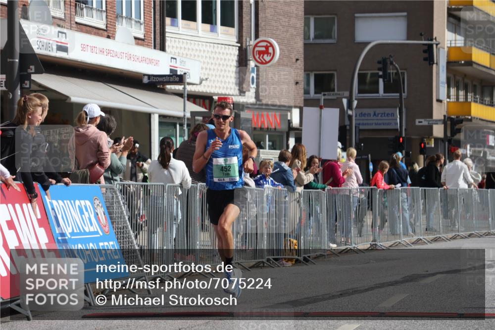 15.09.2024 - PSD Bank Halbmarathon Michael Strokosch http://msf.ph/oto/7075224 15.09.2024 11:05:45 Ziel 452 meine-sportfotos.de
