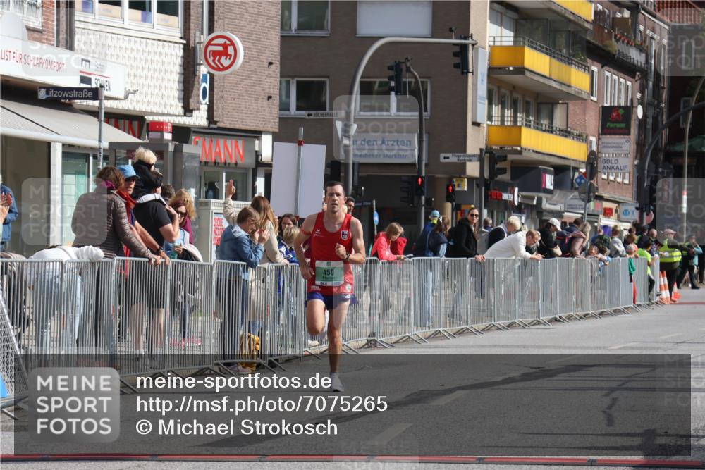 15.09.2024 - PSD Bank Halbmarathon Michael Strokosch http://msf.ph/oto/7075265 15.09.2024 11:05:54 Ziel 450, 452 meine-sportfotos.de