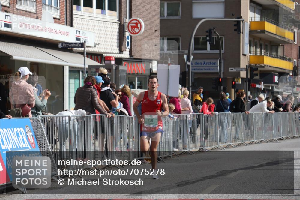 15.09.2024 - PSD Bank Halbmarathon Michael Strokosch http://msf.ph/oto/7075278 15.09.2024 11:05:55 Ziel 450, 452 meine-sportfotos.de