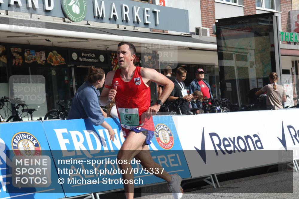 15.09.2024 - PSD Bank Halbmarathon Michael Strokosch http://msf.ph/oto/7075337 15.09.2024 11:05:59 Ziel 450, 452 meine-sportfotos.de