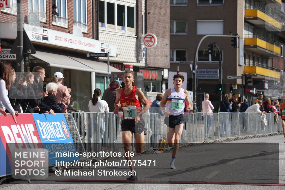 15.09.2024 - PSD Bank Halbmarathon Michael Strokosch http://msf.ph/oto/7075471 15.09.2024 11:06:42 Ziel 455, 459, 461, 471 meine-sportfotos.de