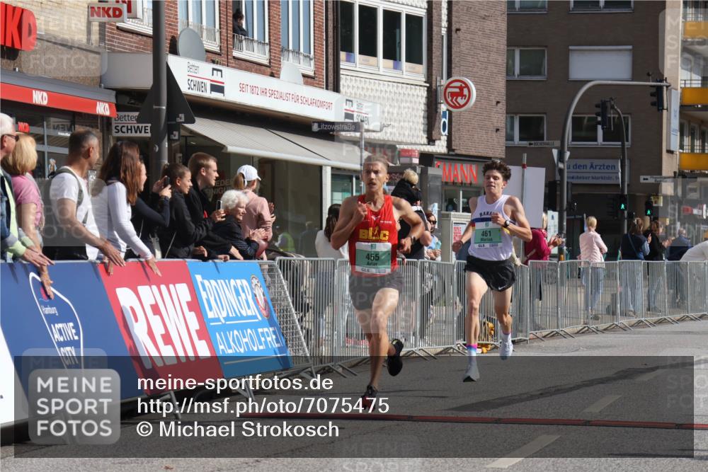 15.09.2024 - PSD Bank Halbmarathon Michael Strokosch http://msf.ph/oto/7075475 15.09.2024 11:06:43 Ziel 455, 459, 461, 471, 805 meine-sportfotos.de