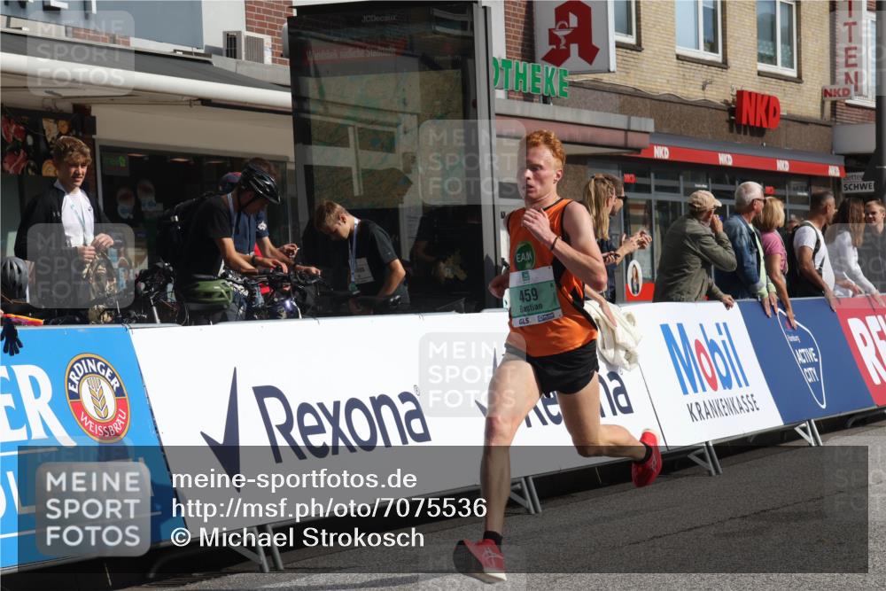 15.09.2024 - PSD Bank Halbmarathon Michael Strokosch http://msf.ph/oto/7075536 15.09.2024 11:06:48 Ziel 455, 456, 459, 460, 461, 471, 472, 805 meine-sportfotos.de
