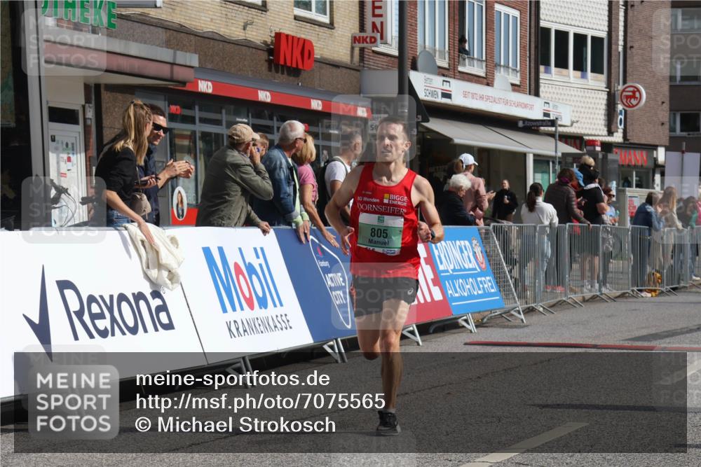15.09.2024 - PSD Bank Halbmarathon Michael Strokosch http://msf.ph/oto/7075565 15.09.2024 11:06:50 Ziel 455, 456, 459, 460, 461, 467, 471, 472, 805 meine-sportfotos.de
