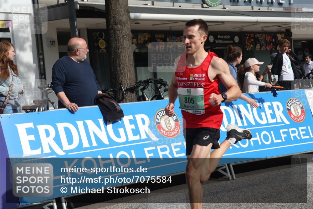 15.09.2024 - PSD Bank Halbmarathon Michael Strokosch http://msf.ph/oto/7075584 15.09.2024 11:06:52 Ziel 455, 456, 459, 460, 461, 467, 471, 472, 805 meine-sportfotos.de