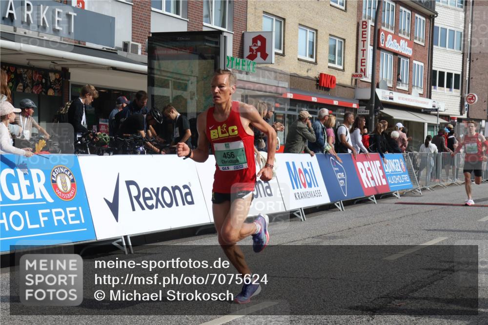15.09.2024 - PSD Bank Halbmarathon Michael Strokosch http://msf.ph/oto/7075624 15.09.2024 11:06:56 Ziel 455, 456, 459, 460, 461, 467, 468, 472, 805 meine-sportfotos.de
