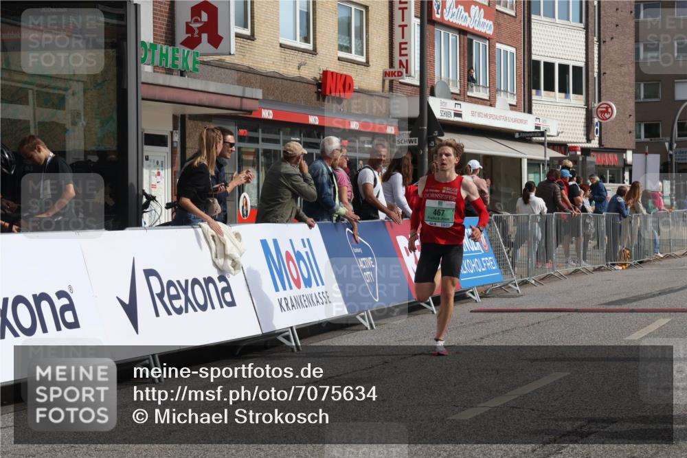 15.09.2024 - PSD Bank Halbmarathon Michael Strokosch http://msf.ph/oto/7075634 15.09.2024 11:06:57 Ziel 455, 456, 459, 460, 461, 467, 468, 472, 805 meine-sportfotos.de
