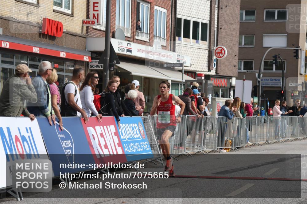 15.09.2024 - PSD Bank Halbmarathon Michael Strokosch http://msf.ph/oto/7075665 15.09.2024 11:07:00 Ziel 456, 459, 460, 465, 467, 468, 472, 805 meine-sportfotos.de