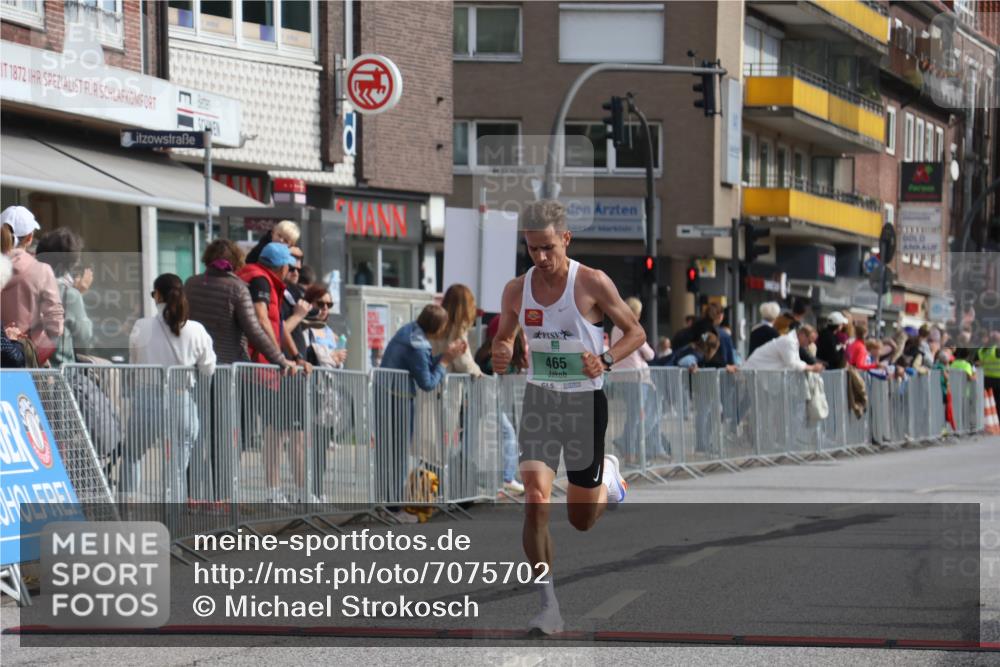 15.09.2024 - PSD Bank Halbmarathon Michael Strokosch http://msf.ph/oto/7075702 15.09.2024 11:07:04 Ziel 456, 460, 465, 467, 468, 472 meine-sportfotos.de
