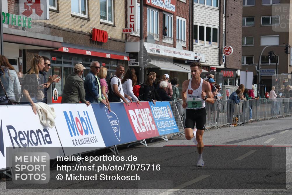 15.09.2024 - PSD Bank Halbmarathon Michael Strokosch http://msf.ph/oto/7075716 15.09.2024 11:07:05 Ziel 456, 460, 465, 467, 468, 472 meine-sportfotos.de