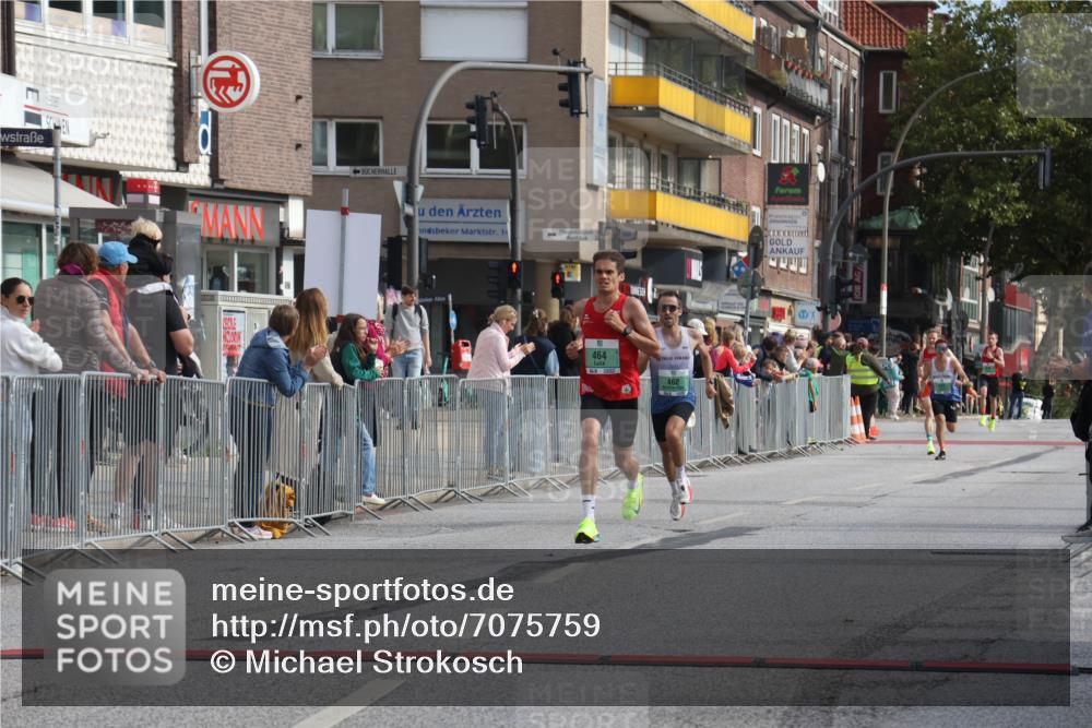 15.09.2024 - PSD Bank Halbmarathon Michael Strokosch http://msf.ph/oto/7075759 15.09.2024 11:07:15 Ziel 462, 464, 465 meine-sportfotos.de