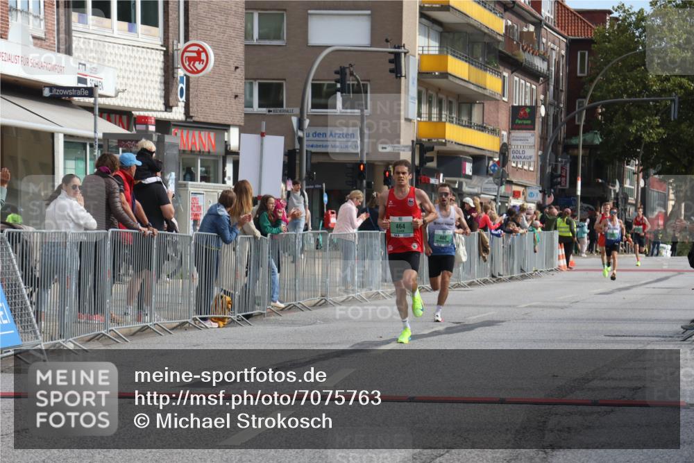 15.09.2024 - PSD Bank Halbmarathon Michael Strokosch http://msf.ph/oto/7075763 15.09.2024 11:07:15 Ziel 462, 464, 465 meine-sportfotos.de