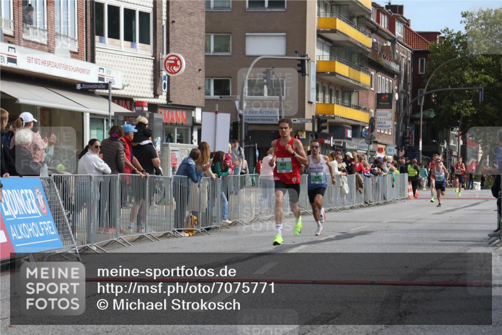15.09.2024 - PSD Bank Halbmarathon Michael Strokosch http://msf.ph/oto/7075771 15.09.2024 11:07:15 Ziel 462, 464, 465 meine-sportfotos.de