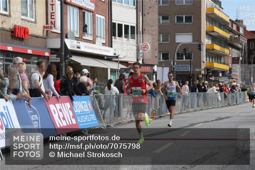 15.09.2024 - PSD Bank Halbmarathon Michael Strokosch http://msf.ph/oto/7075798 15.09.2024 11:07:17 Ziel 462, 464, 465 meine-sportfotos.de