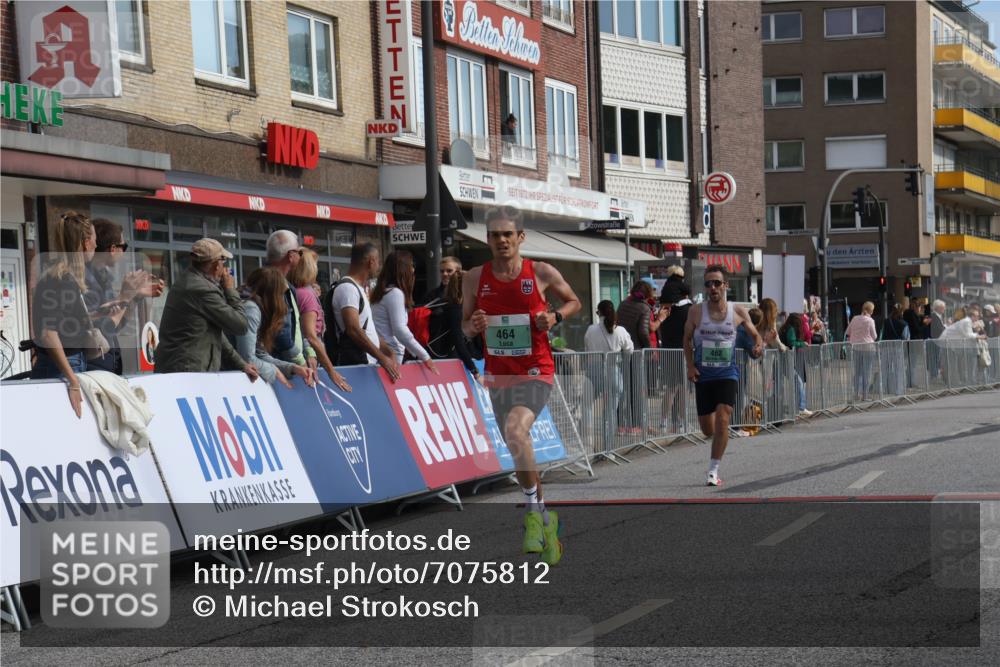 15.09.2024 - PSD Bank Halbmarathon Michael Strokosch http://msf.ph/oto/7075812 15.09.2024 11:07:17 Ziel 462, 464, 465 meine-sportfotos.de