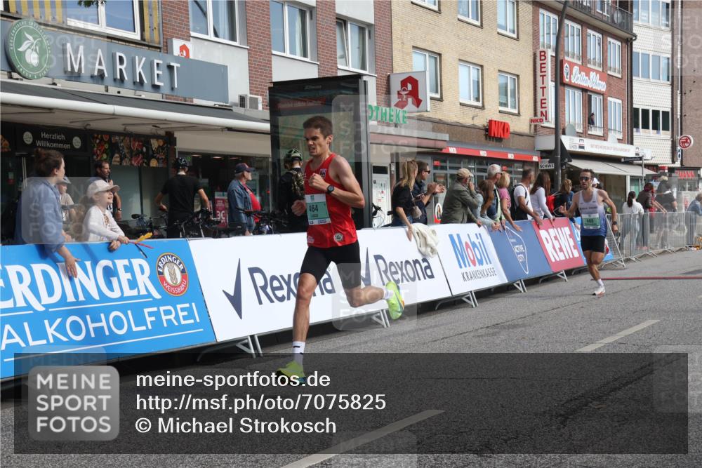 15.09.2024 - PSD Bank Halbmarathon Michael Strokosch http://msf.ph/oto/7075825 15.09.2024 11:07:18 Ziel 462, 464, 465, 482 meine-sportfotos.de