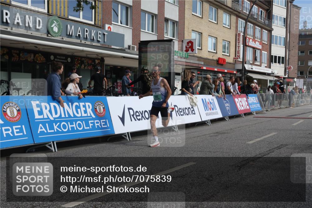 15.09.2024 - PSD Bank Halbmarathon Michael Strokosch http://msf.ph/oto/7075839 15.09.2024 11:07:20 Ziel 462, 464, 469, 482 meine-sportfotos.de