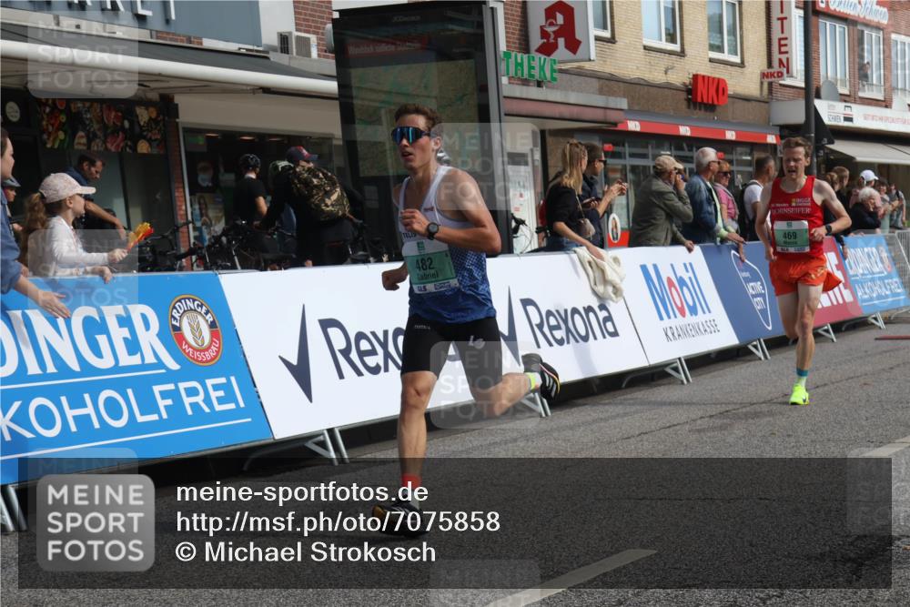 15.09.2024 - PSD Bank Halbmarathon Michael Strokosch http://msf.ph/oto/7075858 15.09.2024 11:07:26 Ziel 462, 464, 469, 476, 482 meine-sportfotos.de