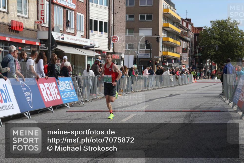 15.09.2024 - PSD Bank Halbmarathon Michael Strokosch http://msf.ph/oto/7075872 15.09.2024 11:07:28 Ziel 462, 464, 469, 476, 482 meine-sportfotos.de
