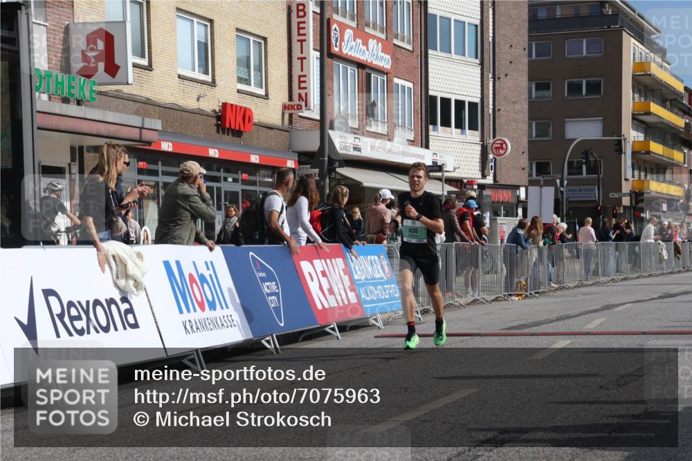 15.09.2024 - PSD Bank Halbmarathon Michael Strokosch http://msf.ph/oto/7075963 15.09.2024 11:08:00 Ziel 408, 479, 483 meine-sportfotos.de