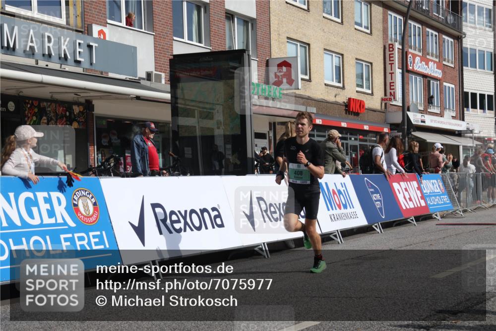 15.09.2024 - PSD Bank Halbmarathon Michael Strokosch http://msf.ph/oto/7075977 15.09.2024 11:08:01 Ziel 408, 479, 483 meine-sportfotos.de