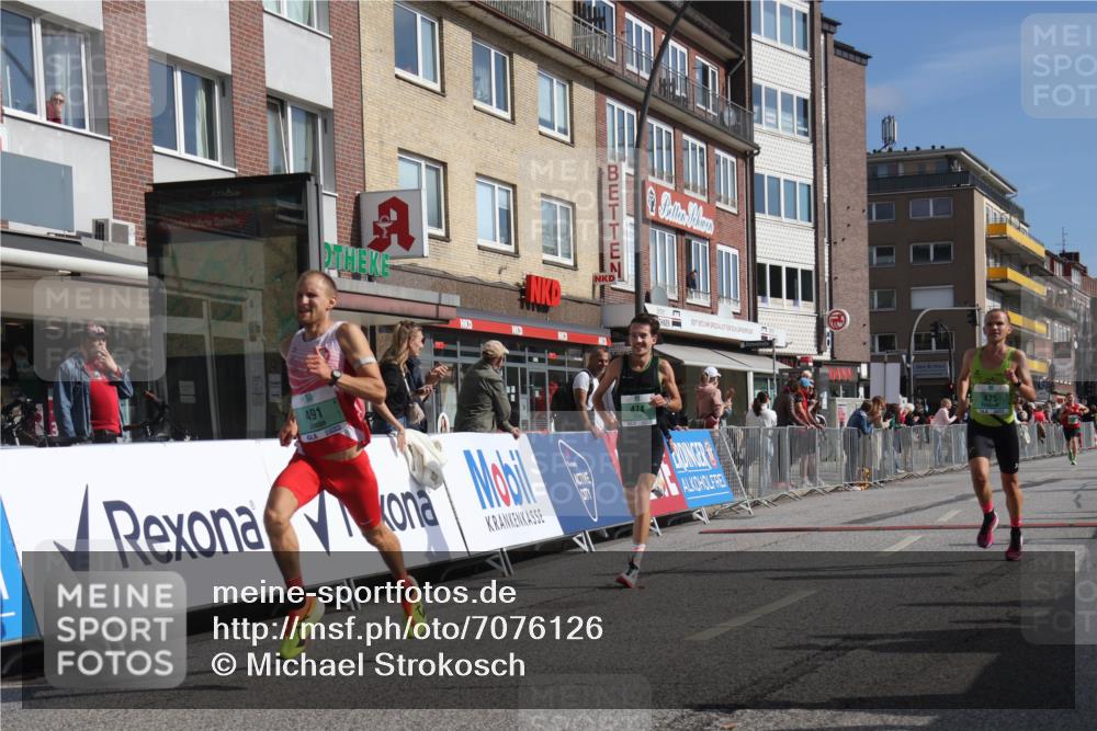 15.09.2024 - PSD Bank Halbmarathon Michael Strokosch http://msf.ph/oto/7076126 15.09.2024 11:08:16 Ziel 403, 474, 475, 479, 483, 491, 493 meine-sportfotos.de
