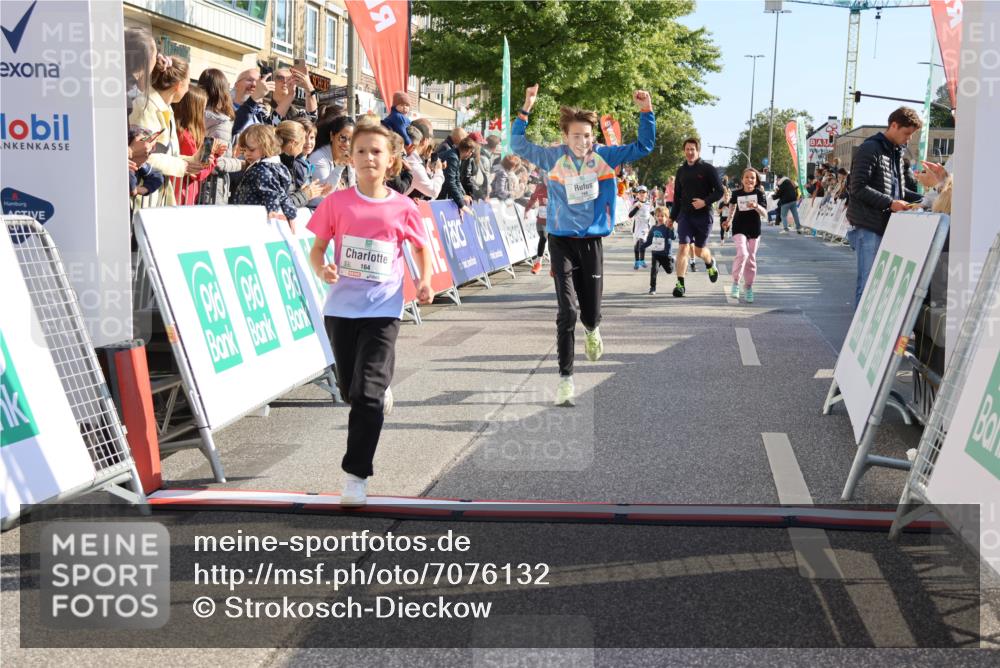 15.09.2024 - PSD Bank Halbmarathon Strokosch-Dieckow http://msf.ph/oto/7076132 15.09.2024 10:30:01 Ziel 3, 15, 46, 60, 63, 74, 80, 112, 164, 168, 171, 185, 225, 246, 286 meine-sportfotos.de