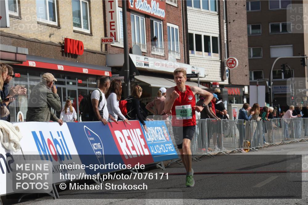 15.09.2024 - PSD Bank Halbmarathon Michael Strokosch http://msf.ph/oto/7076171 15.09.2024 11:08:22 Ziel 403, 474, 475, 491, 493, 1076 meine-sportfotos.de