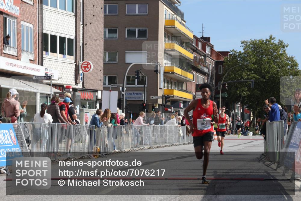 15.09.2024 - PSD Bank Halbmarathon Michael Strokosch http://msf.ph/oto/7076217 15.09.2024 11:08:27 Ziel 474, 475, 477, 487, 491, 493, 562, 1076 meine-sportfotos.de