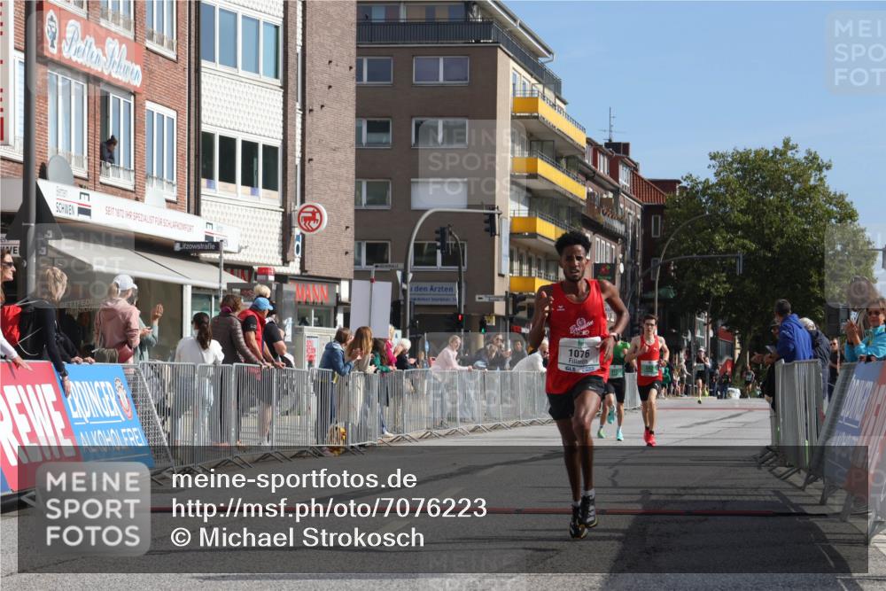 15.09.2024 - PSD Bank Halbmarathon Michael Strokosch http://msf.ph/oto/7076223 15.09.2024 11:08:28 Ziel 474, 475, 477, 487, 491, 493, 562, 1076 meine-sportfotos.de