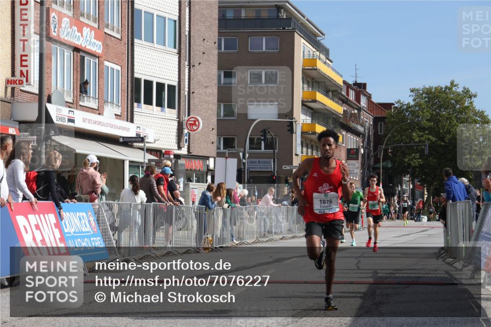 15.09.2024 - PSD Bank Halbmarathon Michael Strokosch http://msf.ph/oto/7076227 15.09.2024 11:08:28 Ziel 474, 475, 477, 487, 491, 493, 562, 1076 meine-sportfotos.de