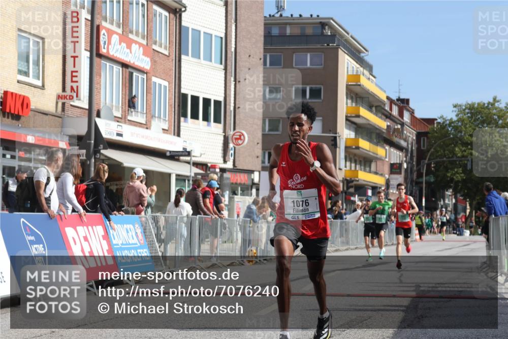 15.09.2024 - PSD Bank Halbmarathon Michael Strokosch http://msf.ph/oto/7076240 15.09.2024 11:08:29 Ziel 474, 475, 477, 487, 493, 562, 1076 meine-sportfotos.de