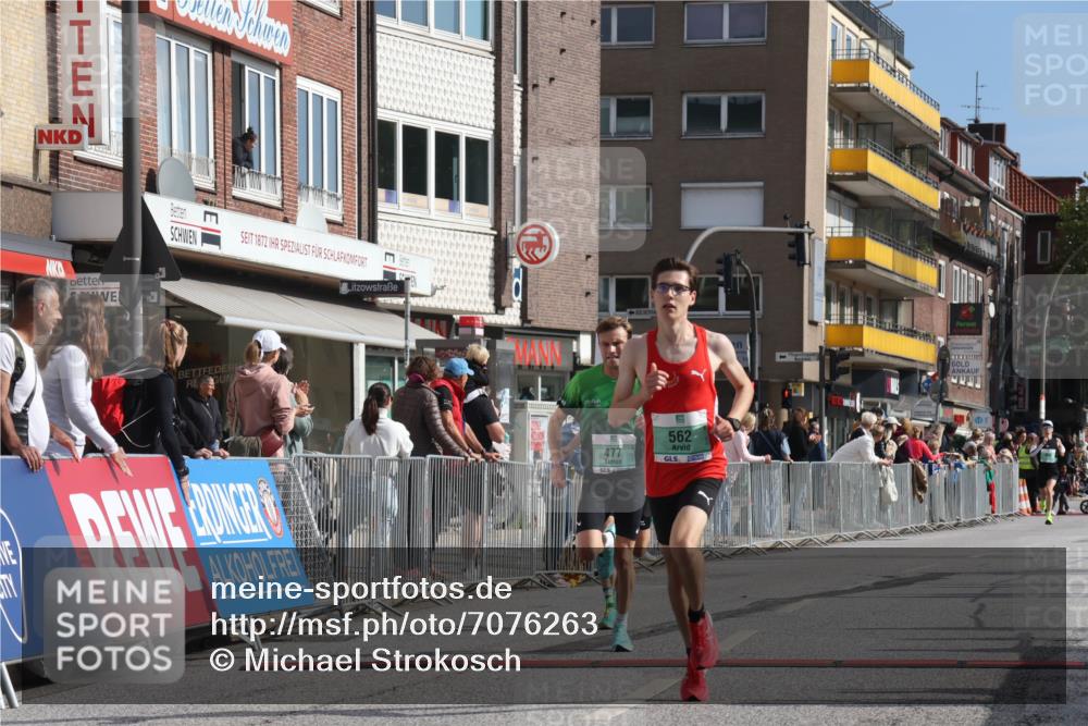 15.09.2024 - PSD Bank Halbmarathon Michael Strokosch http://msf.ph/oto/7076263 15.09.2024 11:08:31 Ziel 477, 487, 493, 562, 1076 meine-sportfotos.de