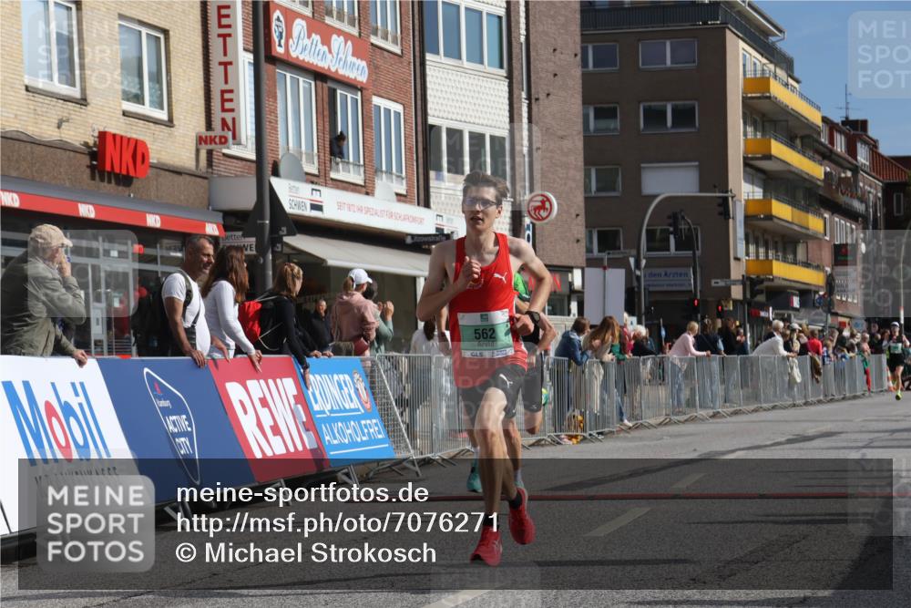 15.09.2024 - PSD Bank Halbmarathon Michael Strokosch http://msf.ph/oto/7076271 15.09.2024 11:08:32 Ziel 477, 487, 493, 562, 1076 meine-sportfotos.de