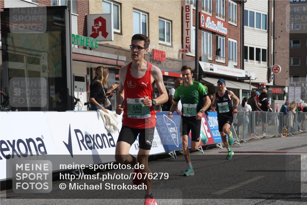 15.09.2024 - PSD Bank Halbmarathon Michael Strokosch http://msf.ph/oto/7076279 15.09.2024 11:08:33 Ziel 477, 487, 493, 562, 807, 1076 meine-sportfotos.de