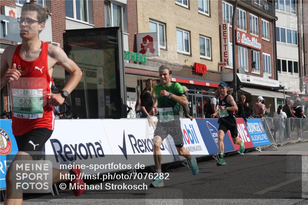 15.09.2024 - PSD Bank Halbmarathon Michael Strokosch http://msf.ph/oto/7076282 15.09.2024 11:08:33 Ziel 477, 487, 493, 562, 807, 1076 meine-sportfotos.de