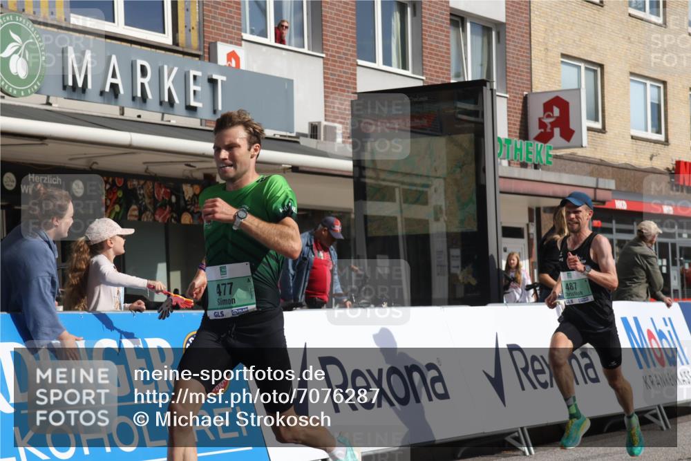 15.09.2024 - PSD Bank Halbmarathon Michael Strokosch http://msf.ph/oto/7076287 15.09.2024 11:08:34 Ziel 477, 487, 493, 562, 807, 1076 meine-sportfotos.de