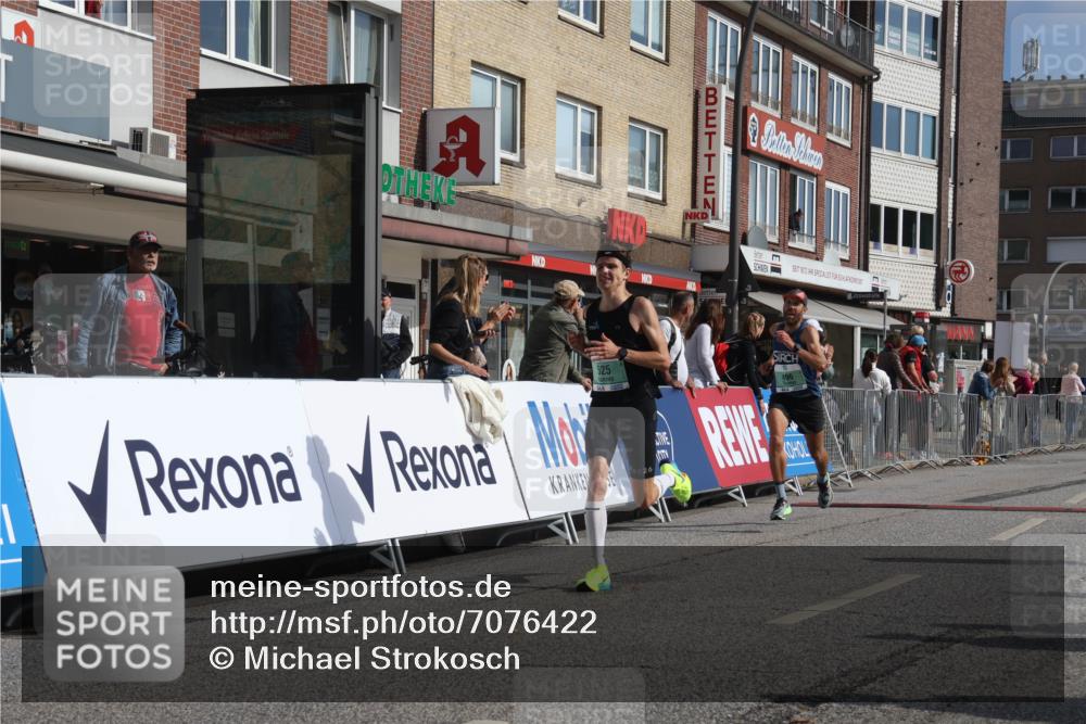 15.09.2024 - PSD Bank Halbmarathon Michael Strokosch http://msf.ph/oto/7076422 15.09.2024 11:08:51 Ziel 496, 525, 807 meine-sportfotos.de