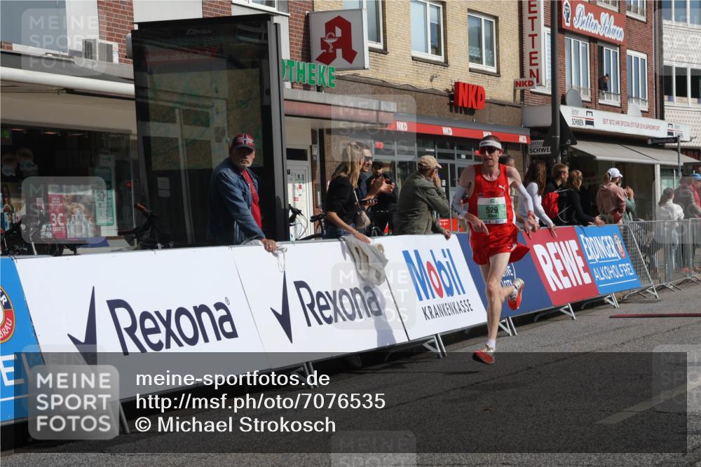 15.09.2024 - PSD Bank Halbmarathon Michael Strokosch http://msf.ph/oto/7076535 15.09.2024 11:09:08 Ziel 495, 499, 510, 529 meine-sportfotos.de