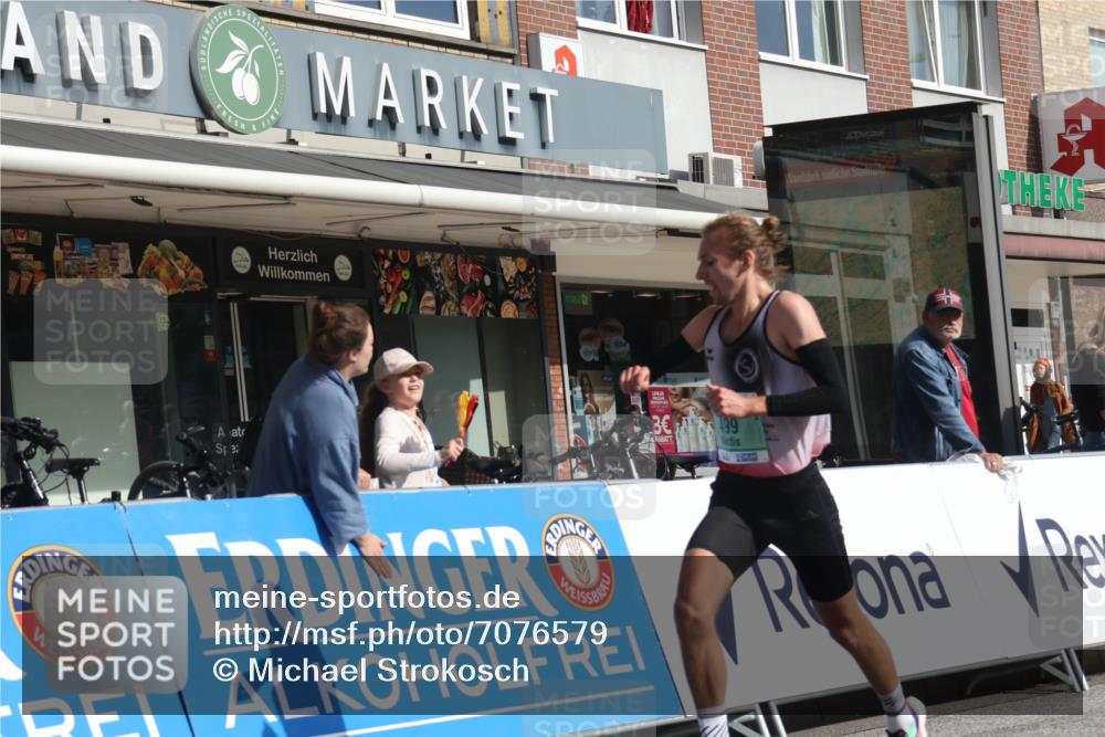 15.09.2024 - PSD Bank Halbmarathon Michael Strokosch http://msf.ph/oto/7076579 15.09.2024 11:09:12 Ziel 495, 499, 510, 529 meine-sportfotos.de