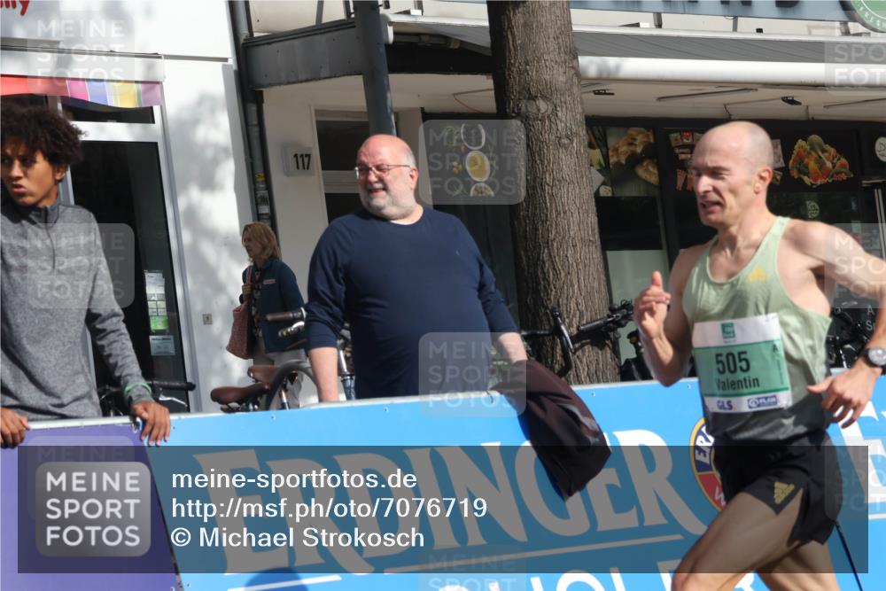 15.09.2024 - PSD Bank Halbmarathon Michael Strokosch http://msf.ph/oto/7076719 15.09.2024 11:09:31 Ziel 402, 505 meine-sportfotos.de
