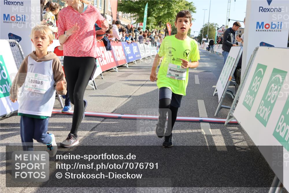 15.09.2024 - PSD Bank Halbmarathon Strokosch-Dieckow http://msf.ph/oto/7076791 15.09.2024 10:30:15 Ziel 3, 63, 97, 127, 156, 171, 185, 218, 225, 246, 252, 264, 281, 286, 289, 306 meine-sportfotos.de