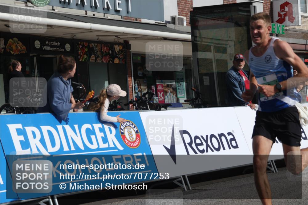15.09.2024 - PSD Bank Halbmarathon Michael Strokosch http://msf.ph/oto/7077253 15.09.2024 11:10:32 Ziel 404, 512, 520, 840 meine-sportfotos.de