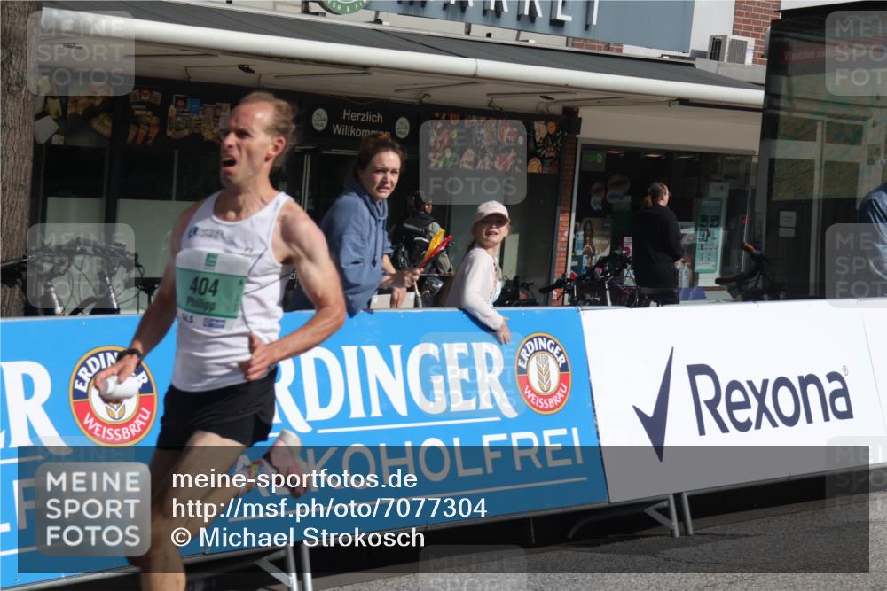 15.09.2024 - PSD Bank Halbmarathon Michael Strokosch http://msf.ph/oto/7077304 15.09.2024 11:10:37 Ziel 404, 511, 512, 520, 840 meine-sportfotos.de