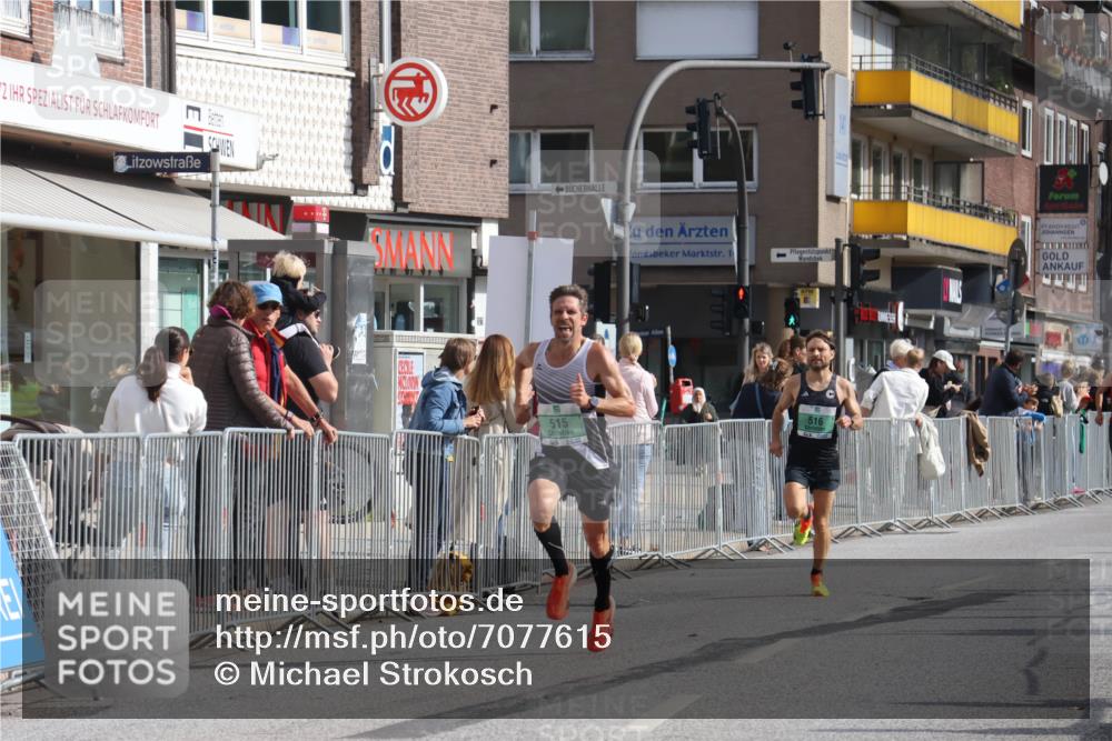 15.09.2024 - PSD Bank Halbmarathon Michael Strokosch http://msf.ph/oto/7077615 15.09.2024 11:11:27 Ziel 515, 516 meine-sportfotos.de