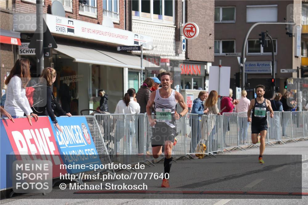 15.09.2024 - PSD Bank Halbmarathon Michael Strokosch http://msf.ph/oto/7077640 15.09.2024 11:11:28 Ziel 515, 516 meine-sportfotos.de