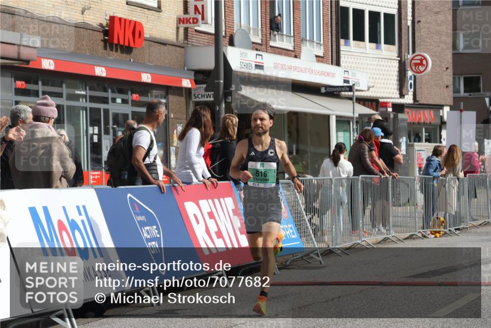 15.09.2024 - PSD Bank Halbmarathon Michael Strokosch http://msf.ph/oto/7077682 15.09.2024 11:11:30 Ziel 515, 516, 548 meine-sportfotos.de