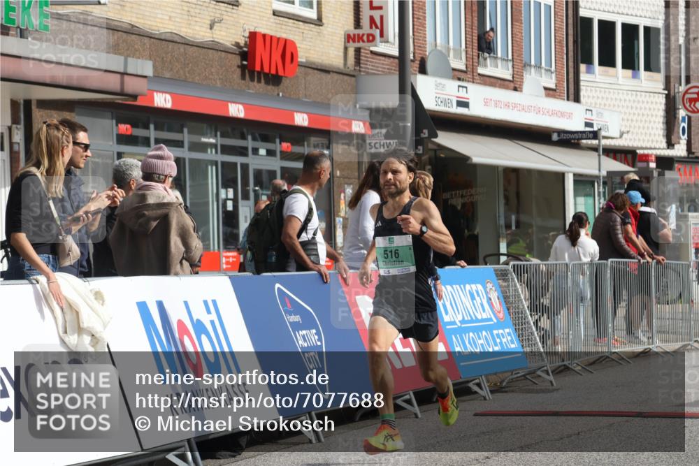 15.09.2024 - PSD Bank Halbmarathon Michael Strokosch http://msf.ph/oto/7077688 15.09.2024 11:11:31 Ziel 515, 516, 548 meine-sportfotos.de