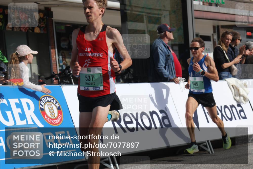 15.09.2024 - PSD Bank Halbmarathon Michael Strokosch http://msf.ph/oto/7077897 15.09.2024 11:11:58 Ziel 503, 537, 545 meine-sportfotos.de