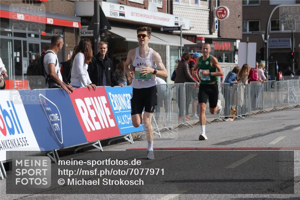 15.09.2024 - PSD Bank Halbmarathon Michael Strokosch http://msf.ph/oto/7077971 15.09.2024 11:12:05 Ziel 503, 506, 530, 537, 545 meine-sportfotos.de